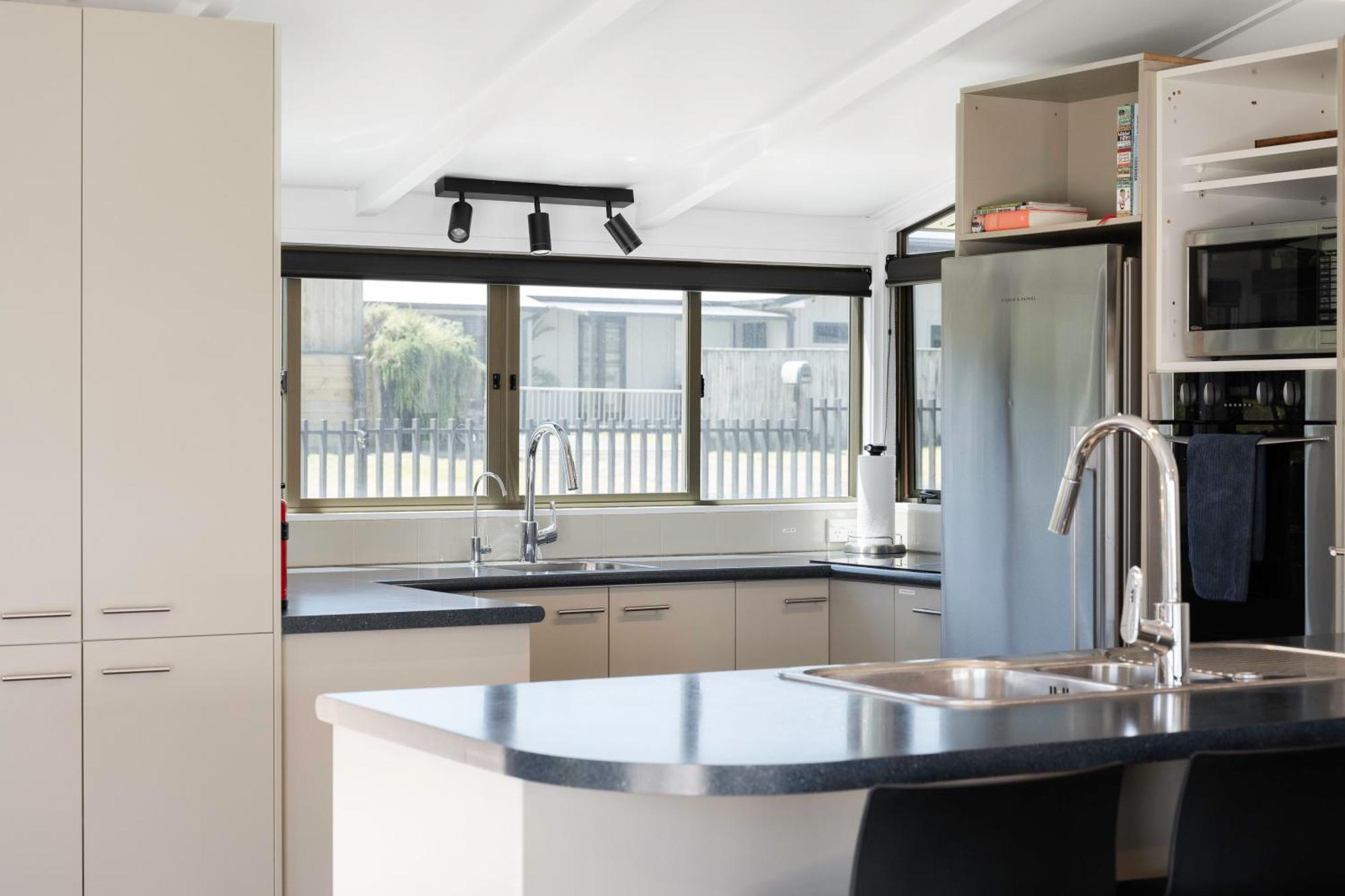 Pukehina Estuary Sunset Views Holiday Home מראה חיצוני תמונה
