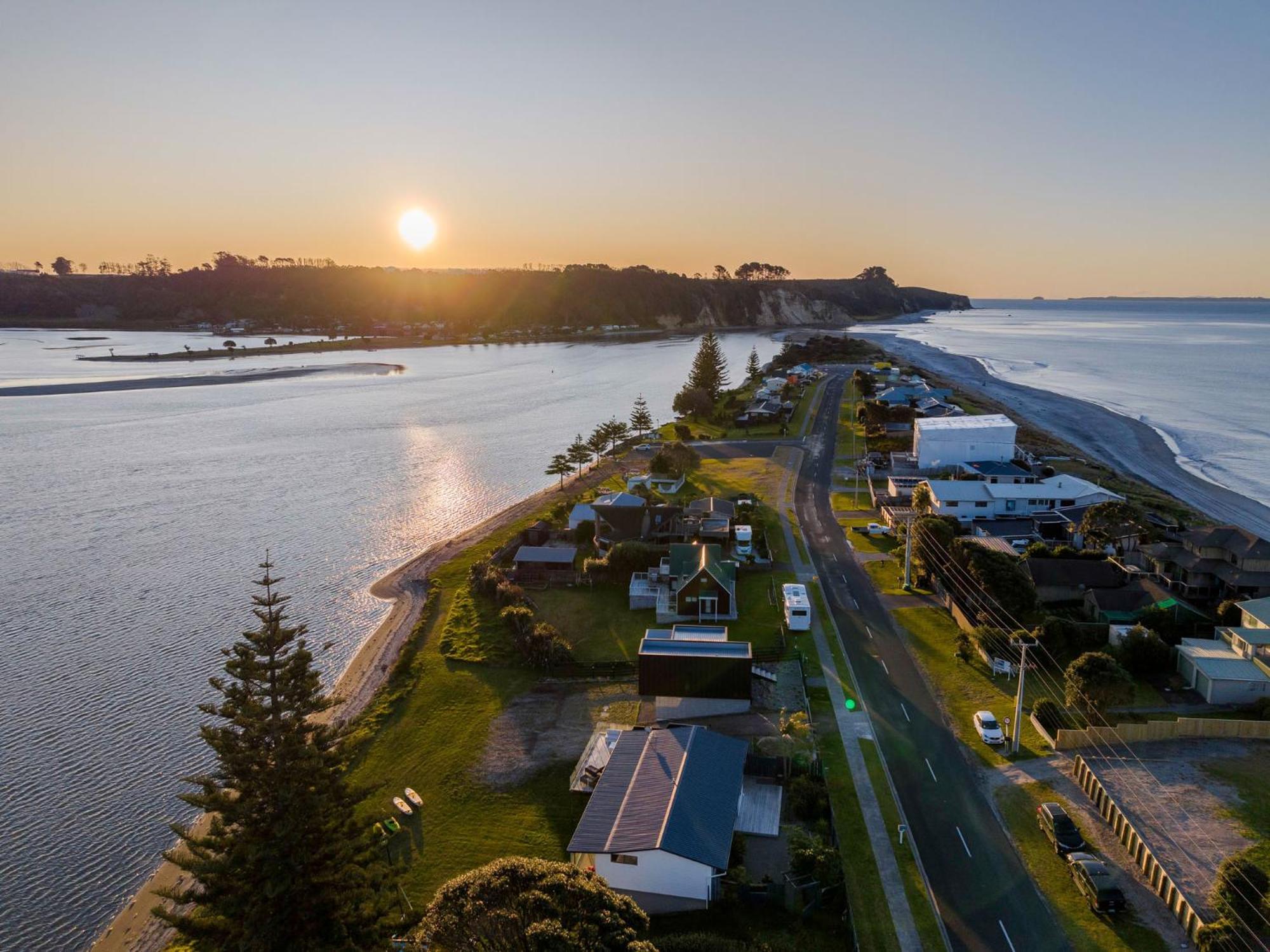 Pukehina Estuary Sunset Views Holiday Home מראה חיצוני תמונה